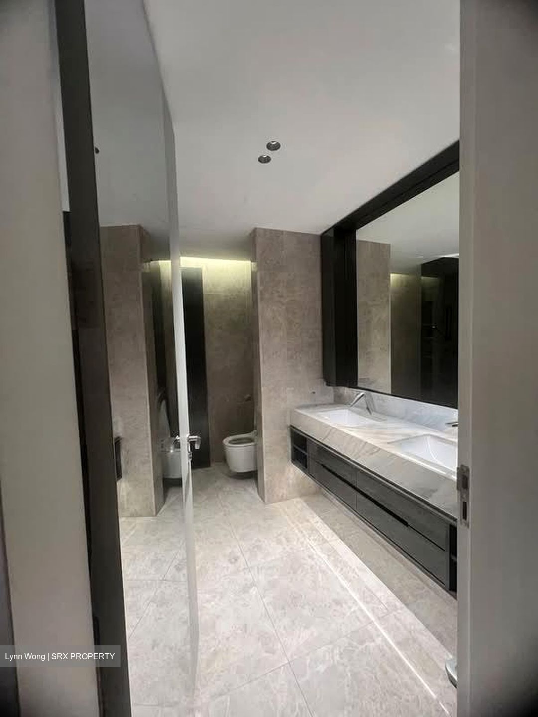 Riviere  (D3), Condominium #592732341